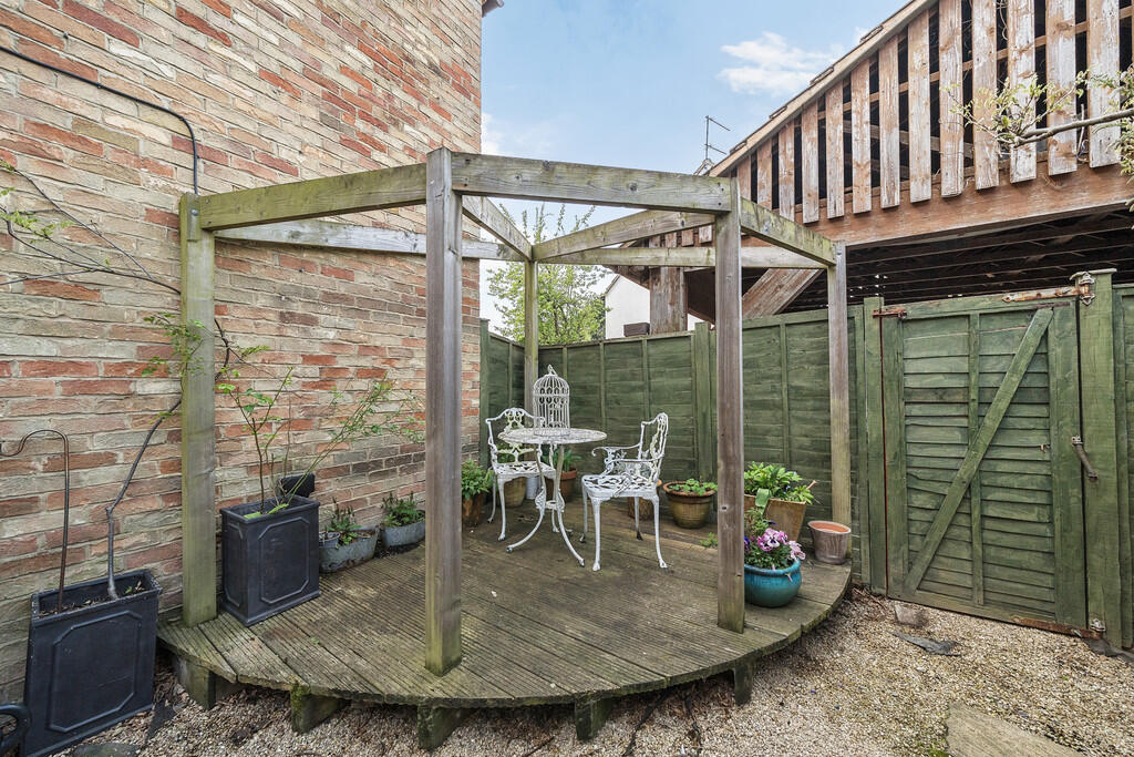 Seating Area (gar...