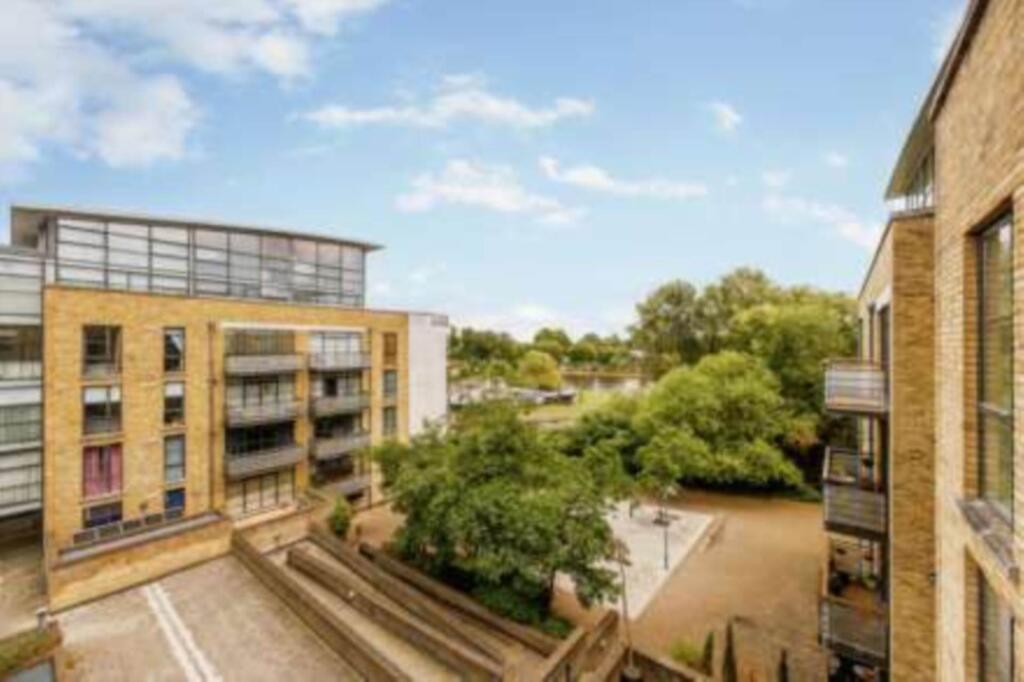 Ferry Lane, Brentford