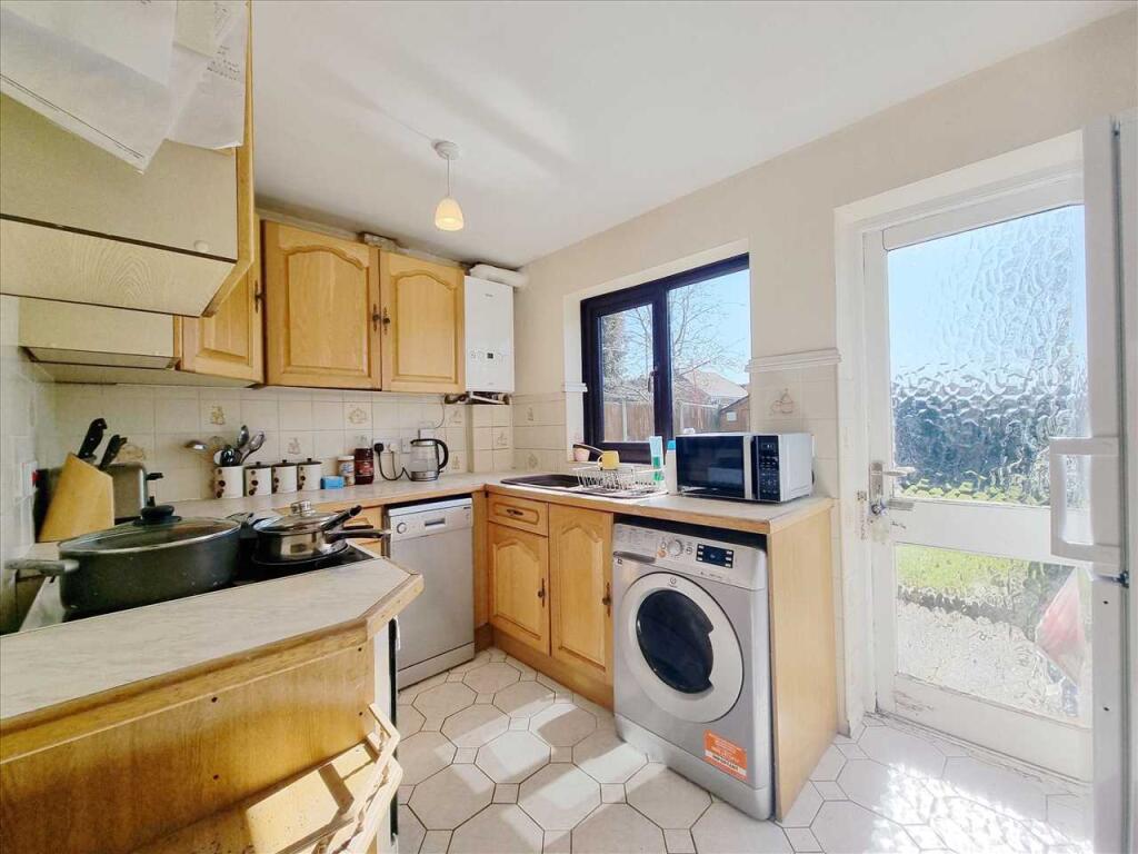Kitchen: