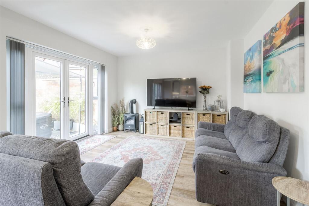 23 Priory Close
