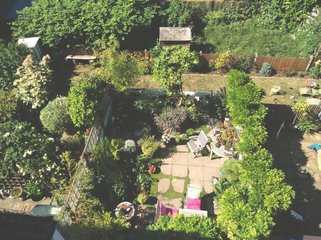 CAMDEN HILL GARDEN 4copy.jpg