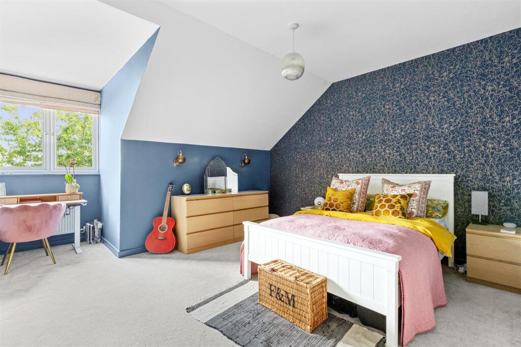 14 Rollings House, Wrights Meadow Road, HP11 1NQ-1