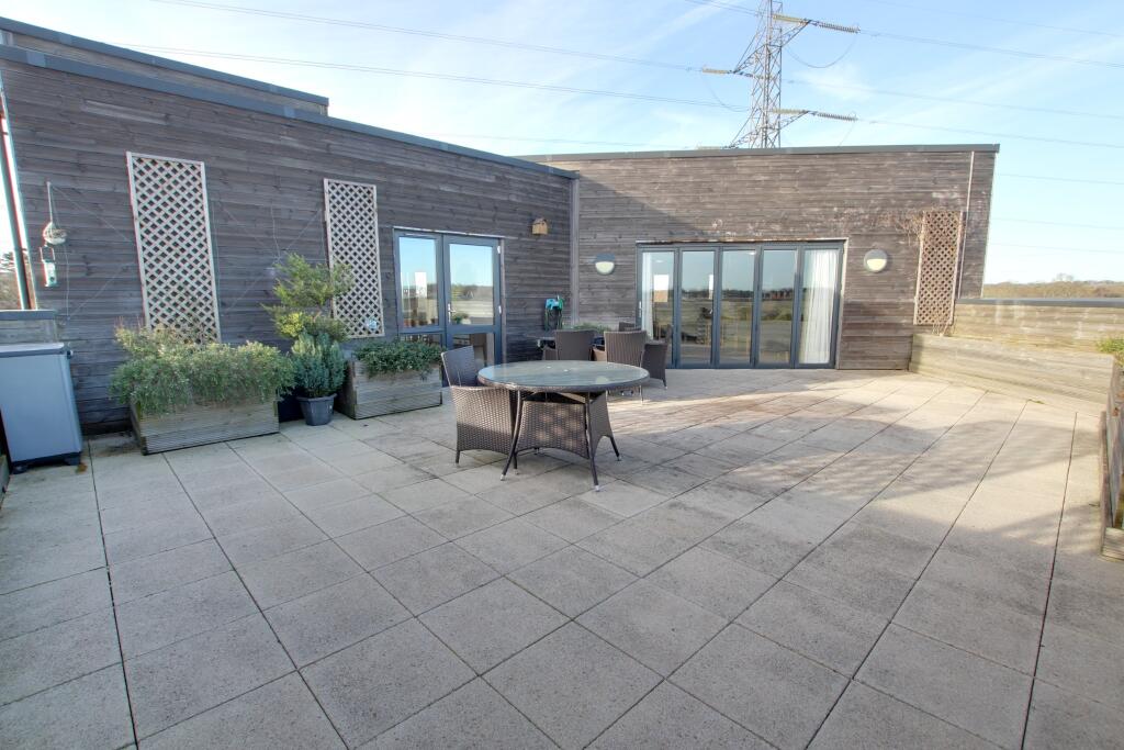 SUN TERRACE