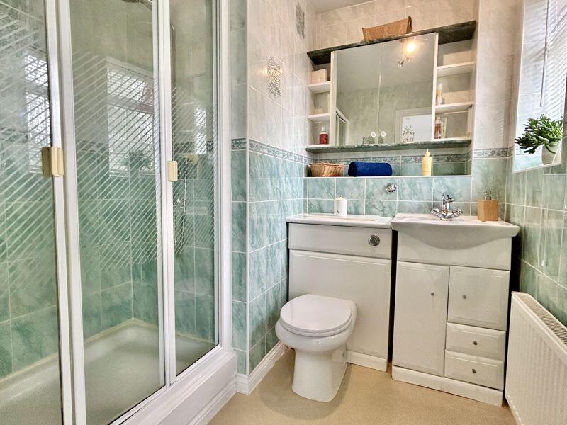 Master En-suite