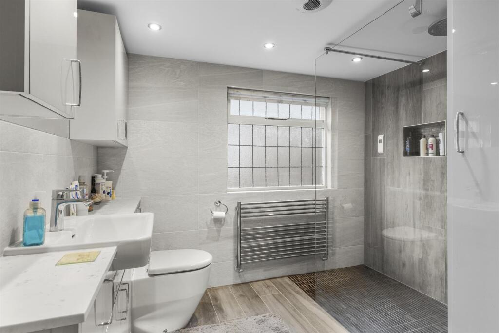25 Marlow Rd, HP11 1TA-11.jpg