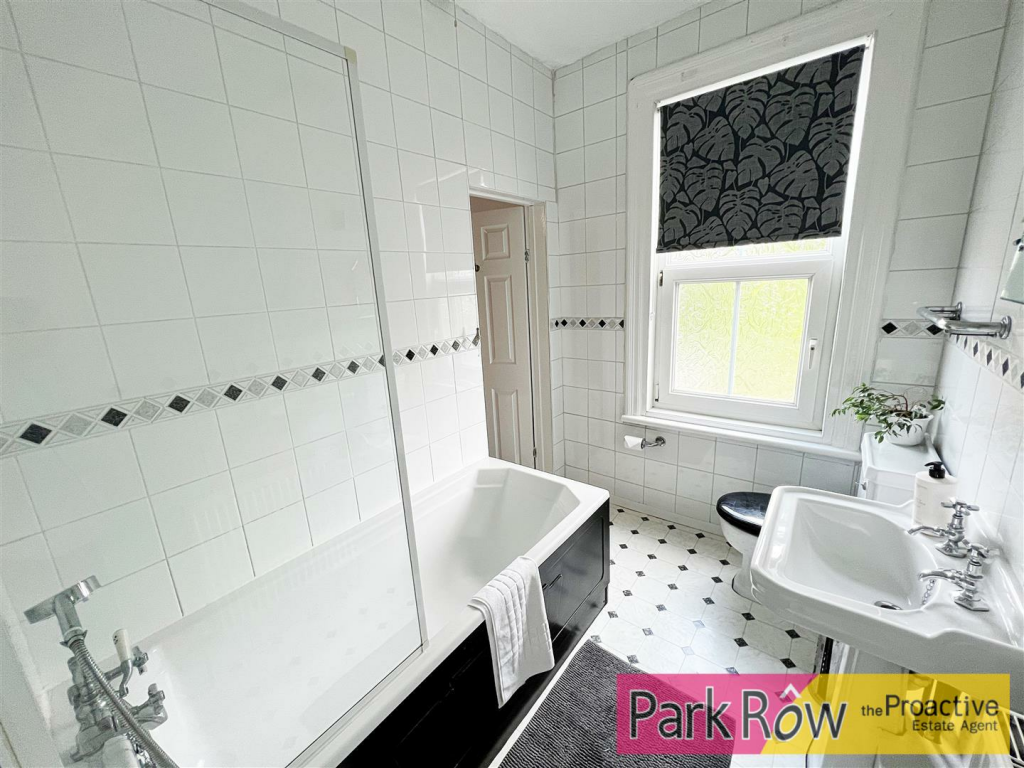 en suite one_inPixio.png