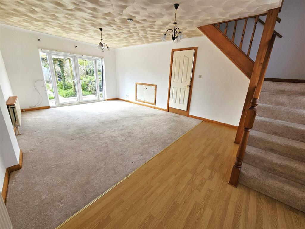 Living Room.jpg