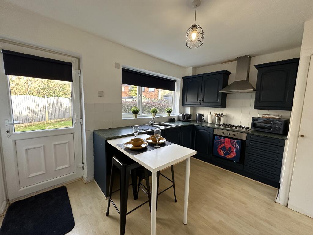 2. Kitchen diner.JPG
