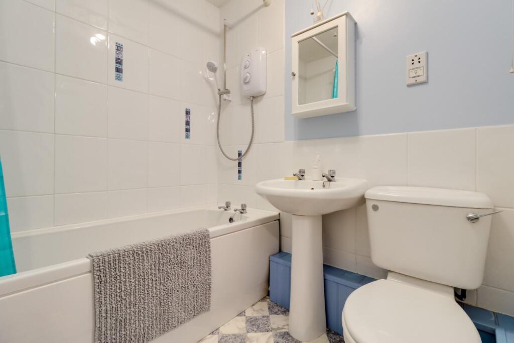 Bathroom.jpg