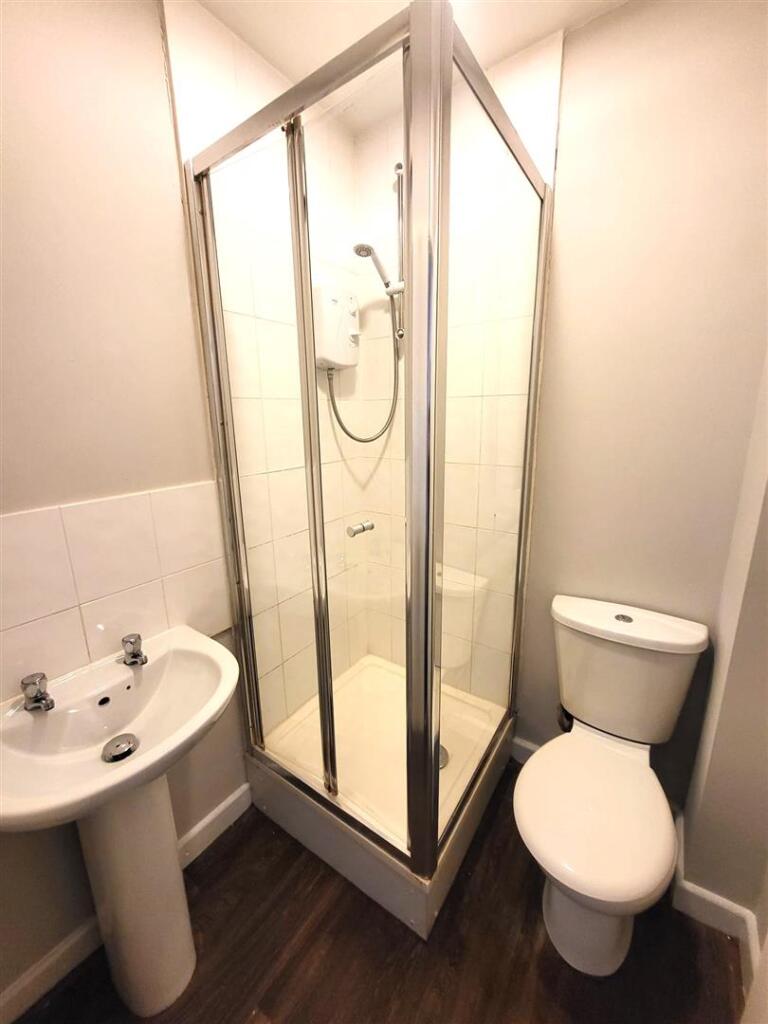 Shower Room With W.C