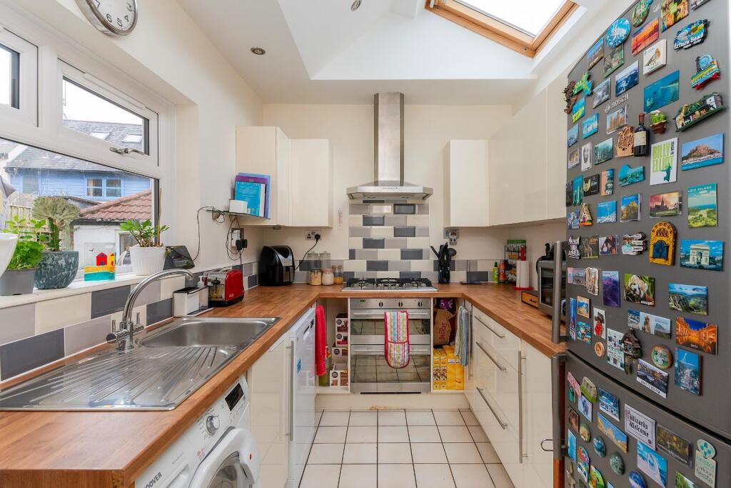 G1FPRBN - Kitchen A.jpg