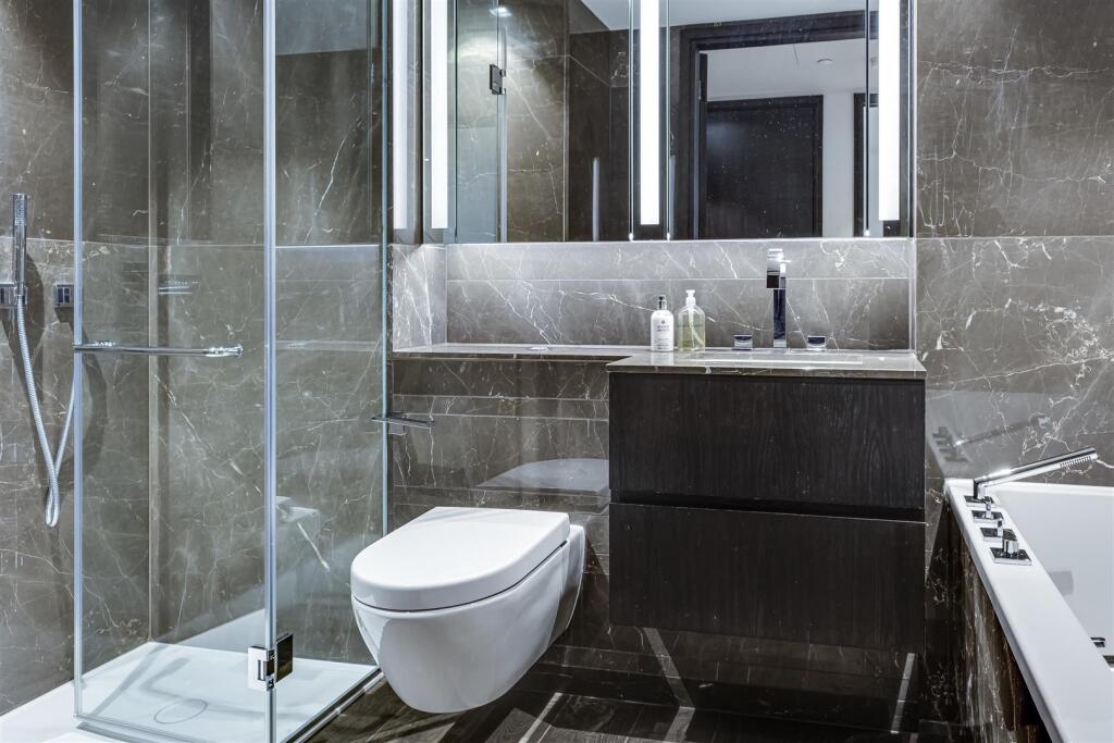Bathroom - Balmoral House,One Tower Bridge - Prope