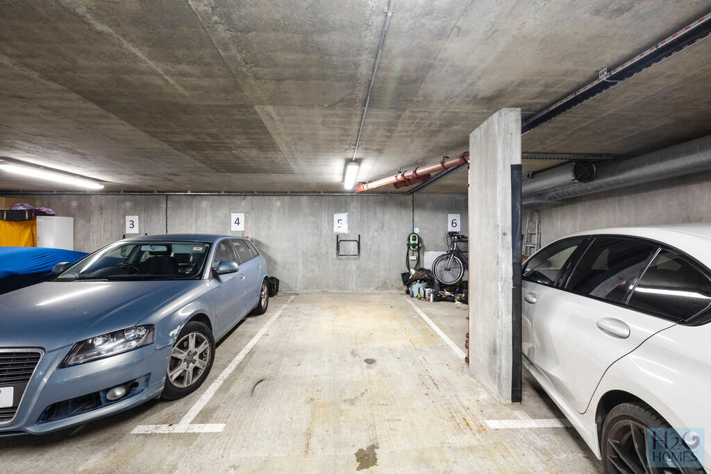 Kingsway 191, fla...