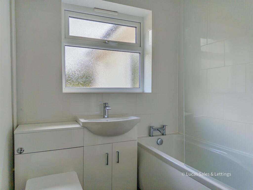 112 Gipsy Lane Kettering-06.jpg