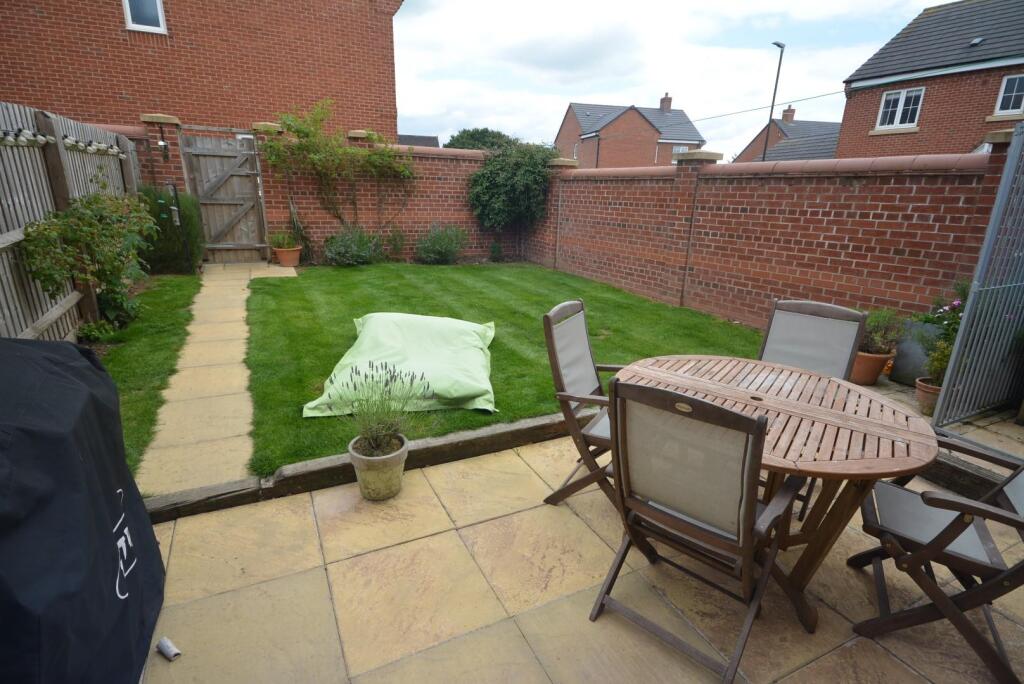 thorntree road 8 garden.JPG