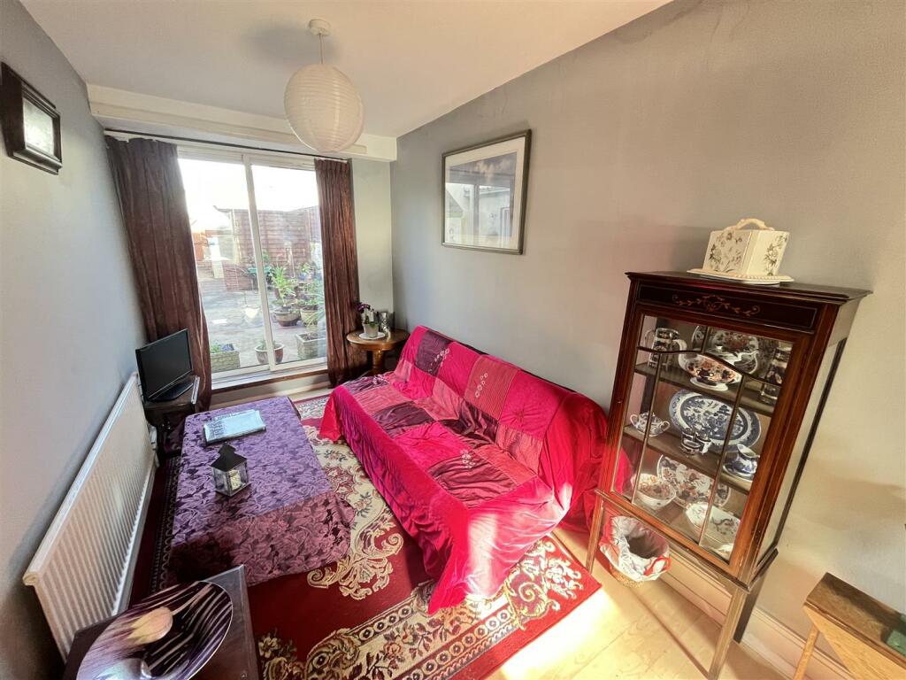 RECEPTION ROOM/BEDROOM 5/STUDIO ROOM