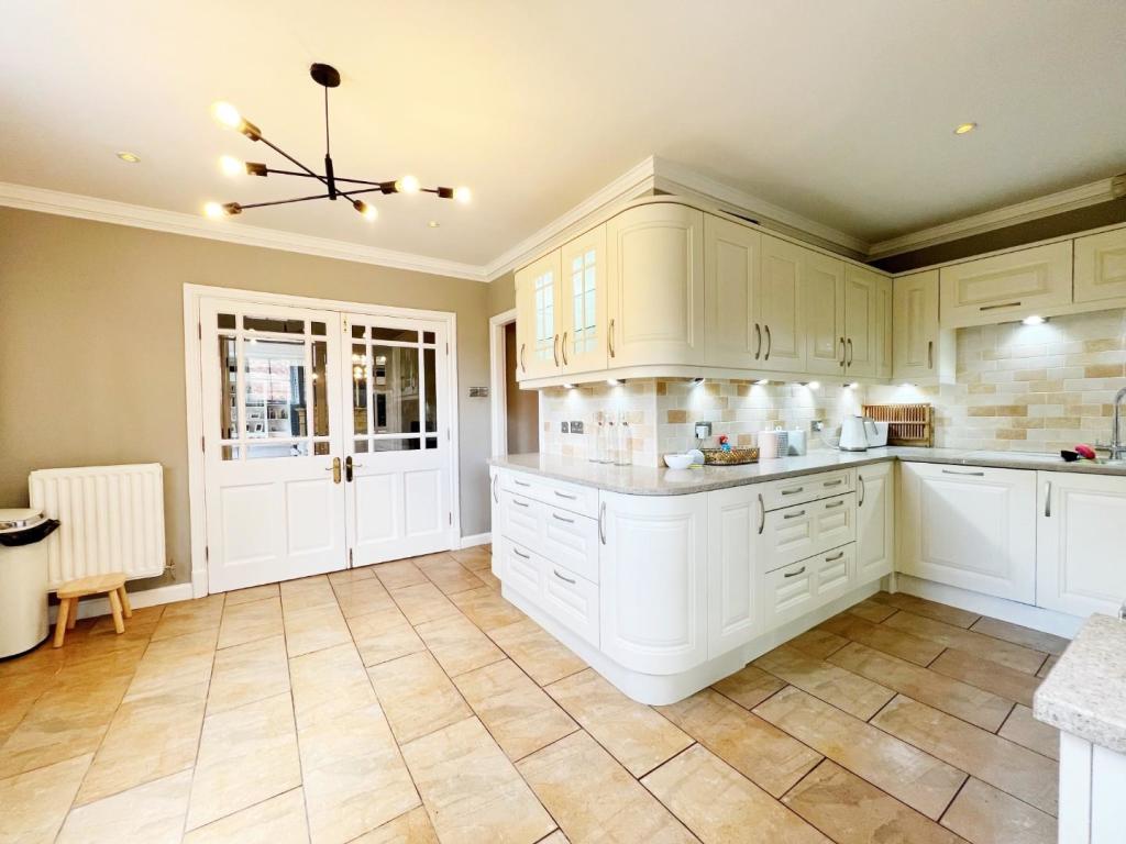 Kitchen pic 4.jpg