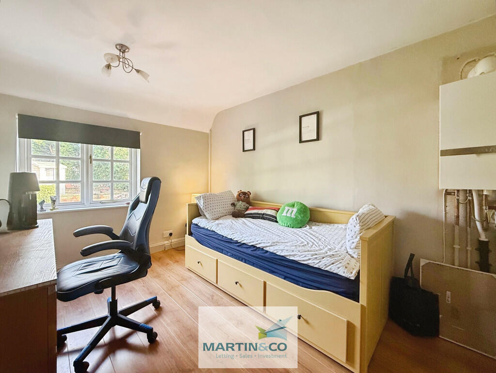 c0772075--41F2-BA...