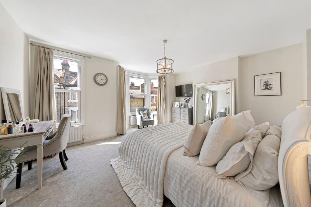 Principal Bedroom.jpg