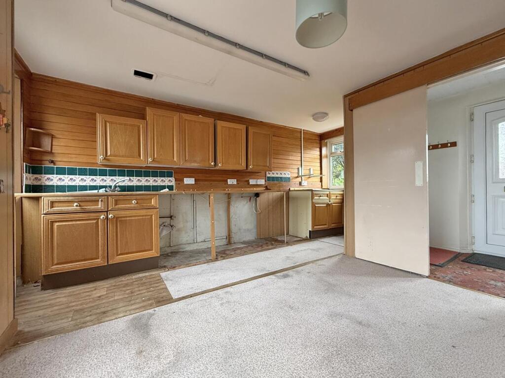 Southway Drive 209 - Kitchen.jpg