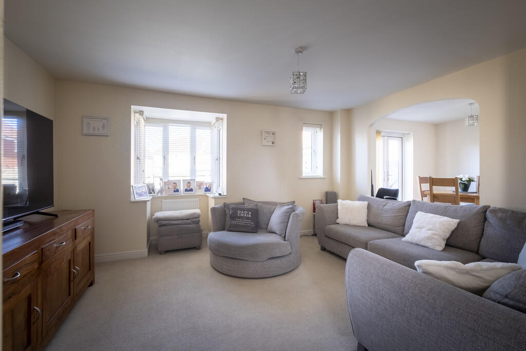 TamariskDrive-Liv...