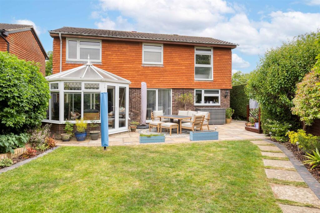 9 Milne Close-19.jpg