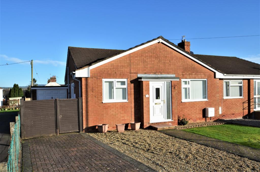 12 Roberts Close