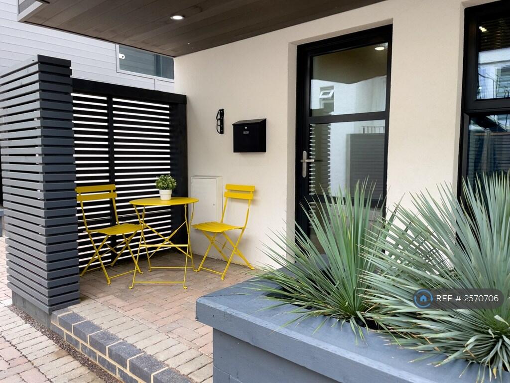 Outdoor Sitting Area