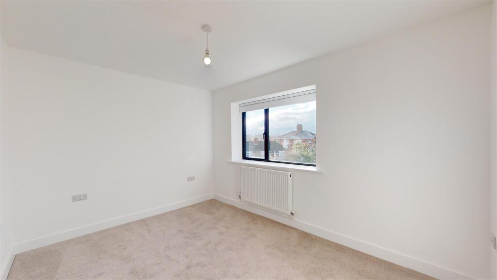 Hunters Court 7 Bedroom Two.jpg