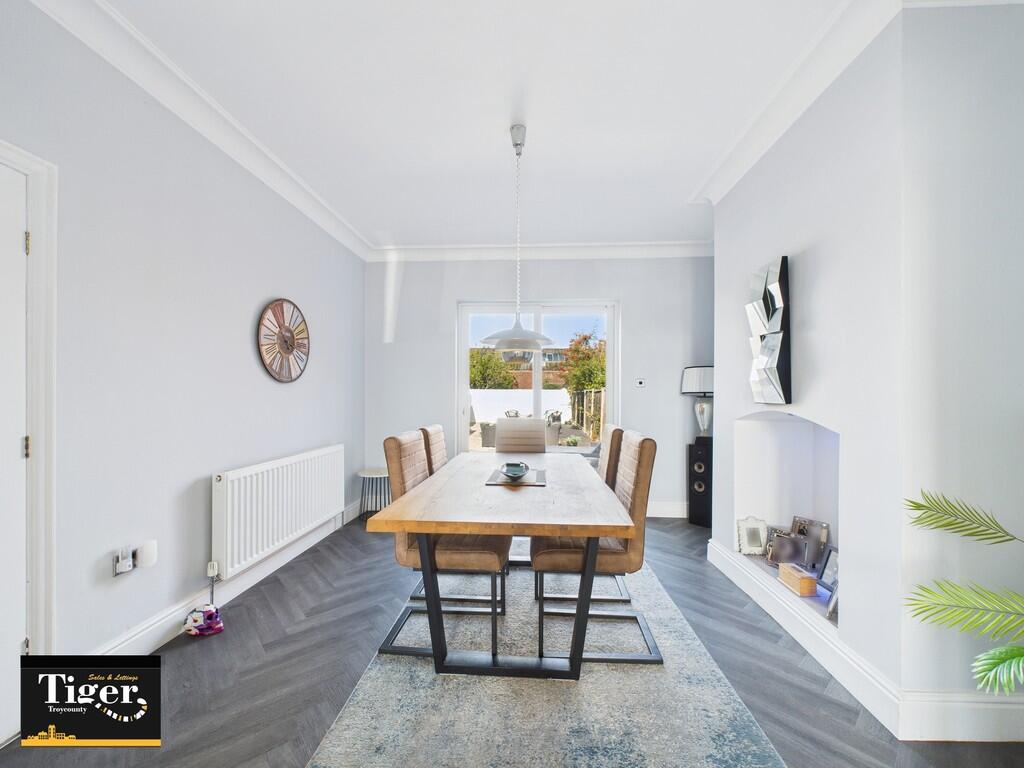 CAM02176G0-PR0691...