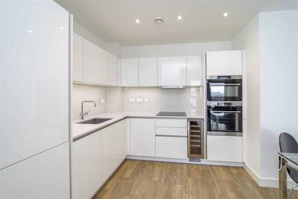 Kitchen     .jpg