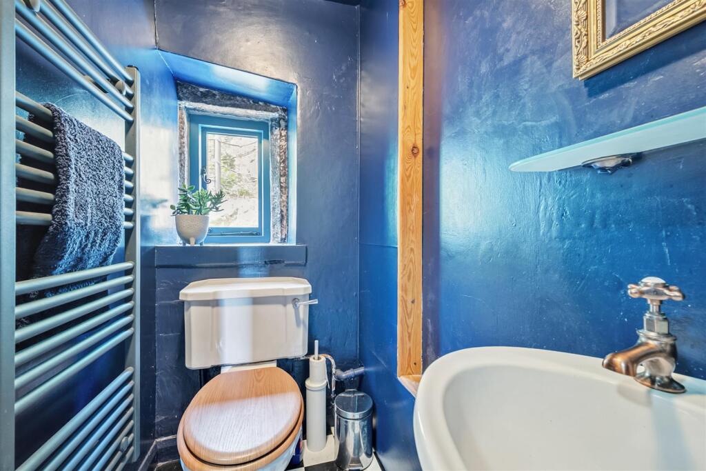 Shower Room - WC.jpg