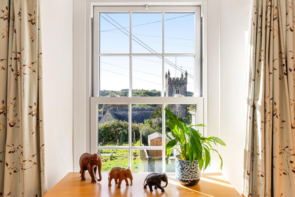 A25 - 9 Fore Street, Plymouth, Yealmpton - 250912