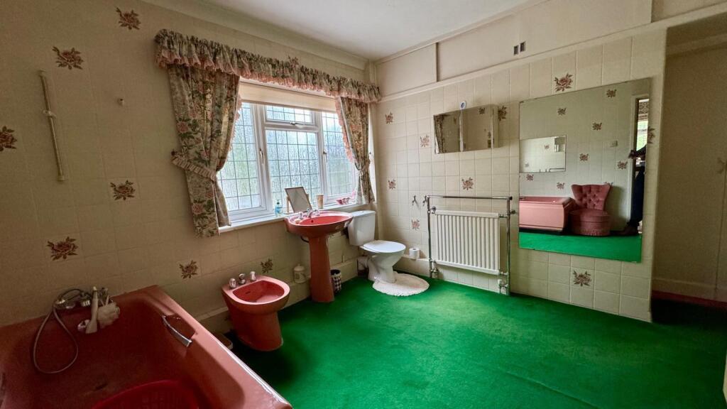 ensuite2.jpg