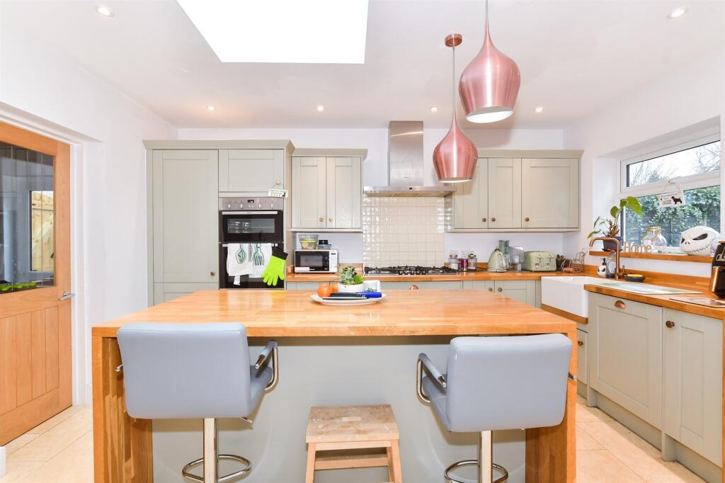 Kitchen/Breakfast Area