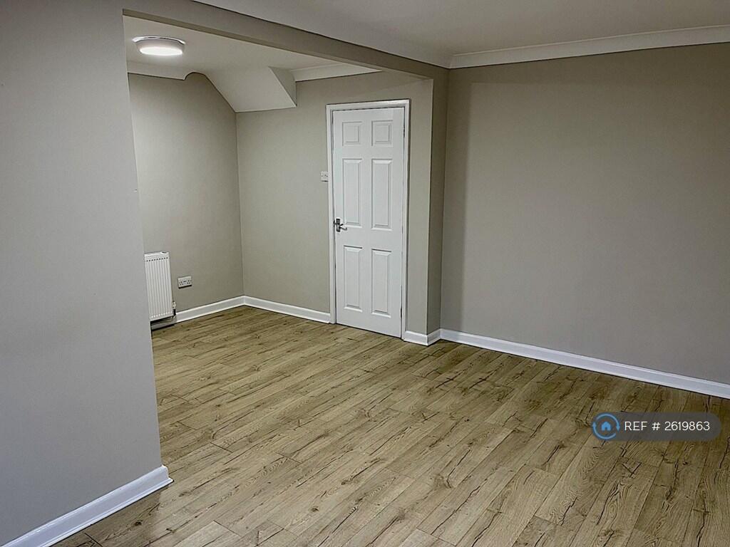 Living Room / Dining