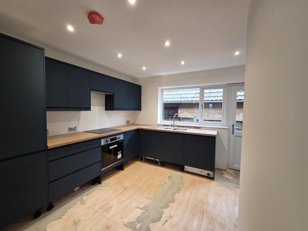 WhatsApp Image 2025-12-06 at 11.20.42_37c1e632 - C