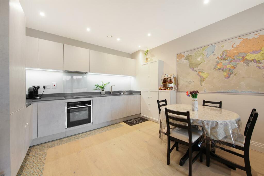 Flat 19, Burghley House - gD4Lcu51rqU5zkSjzqeX.jpg