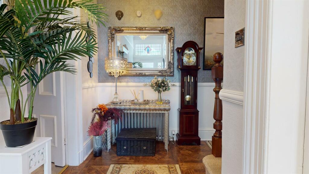 Hampton Road Hallway