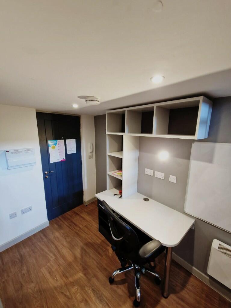 FLAT 13 - MEZZ
