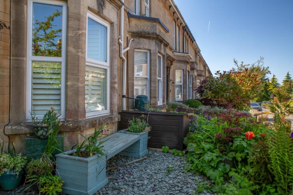 28 Hawthorne Grove-7.jpg