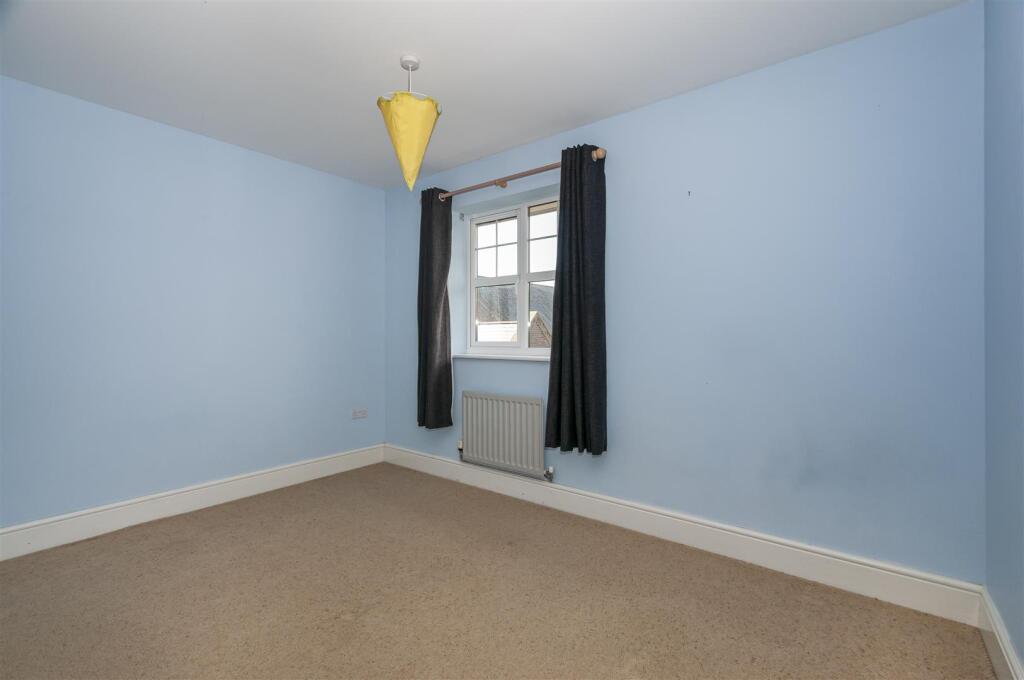 8 Chapel Close17.jpg