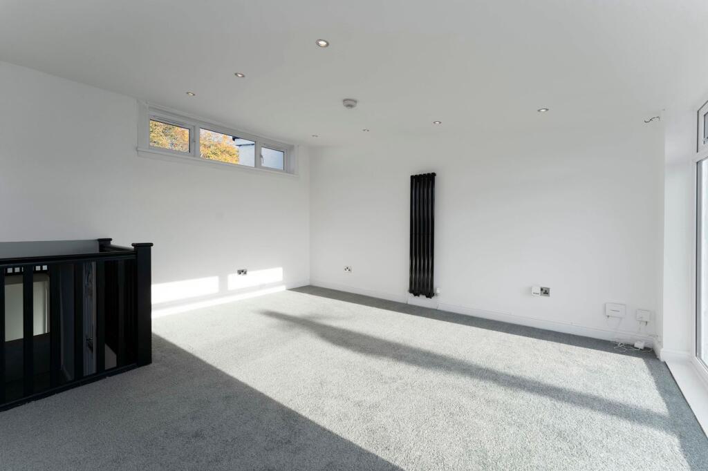 Lounge / Kitchen