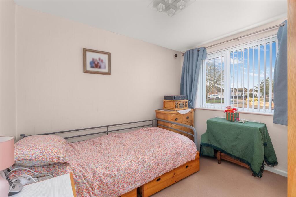 12 Briar Close, Banbury-19.jpg