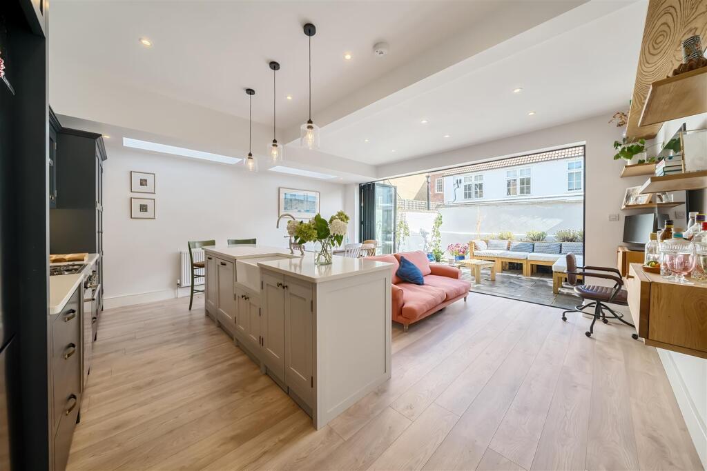 Hazelbourne road, Clapham, SW12