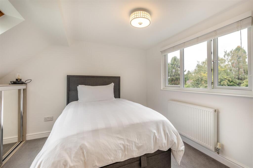 8665443-interior11.jpg