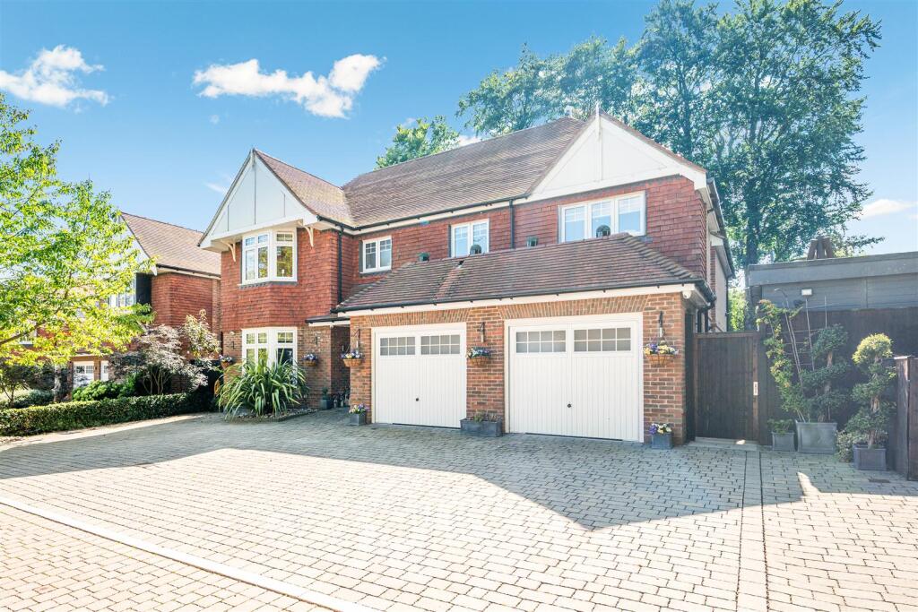 KENMORE CLOSE, 1-32.jpg