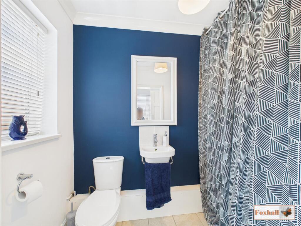 Cloakroom/Utility Room