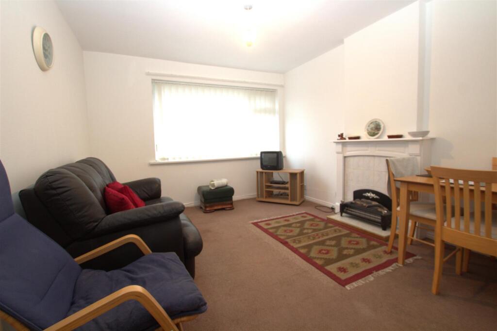 LOUNGE.jpg