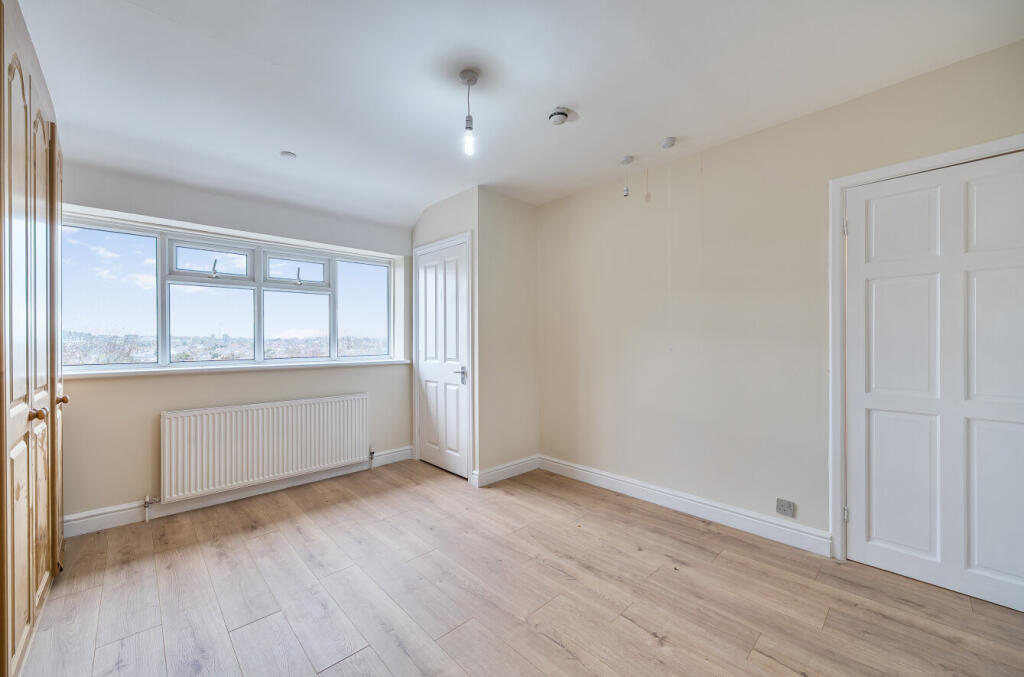 1373831-16-6911f5...